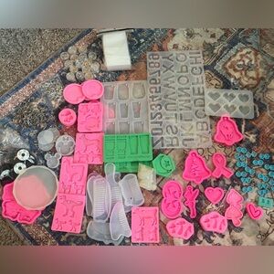 Huge resin mold lot and other accessories
